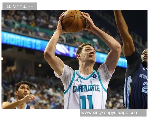 攻防兼备！34号秀卡尔克布伦纳首发26分钟高效表现斩获12分6板2帽