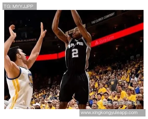 弗里曼防守丹尼斯三分时垫脚被判定为一级恶意犯规引发争议