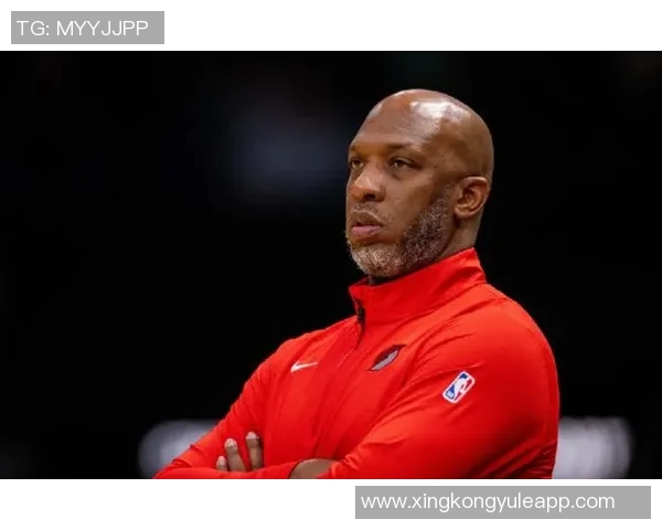 湖人快船球迷现场互动引发热议比卢普斯与FBI成焦点话题